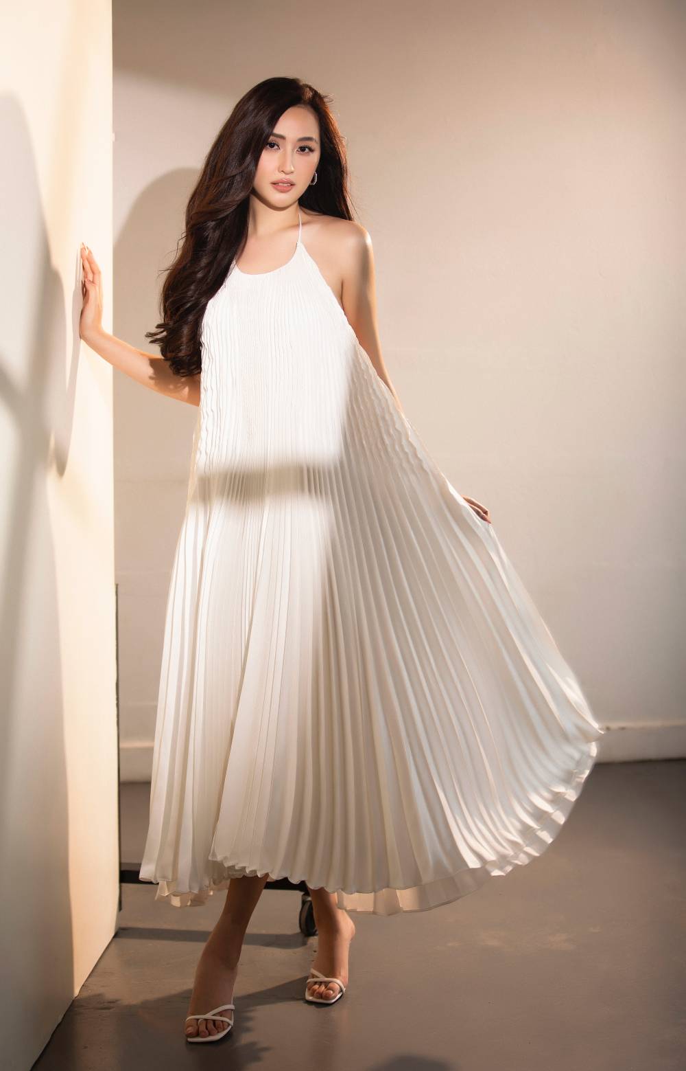 Mai Phương Thuý như nàng thơ trong váy áo thanh lịch - 4