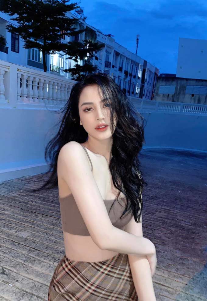 Phong cách thời trang nữ tính của mỹ nhân Ê-đê 23 tuổi 15 Phong cách thời trang nữ tính của mỹ nhân Ê-đê 23 tuổi - 10