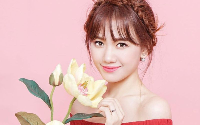 Hari Won chia sẻ việc bị liệt nửa mặt 8 Dù buồn bã nhưng nữ diễn viên vẫn cố gắng lạc quan để mau khỏi bệnh.