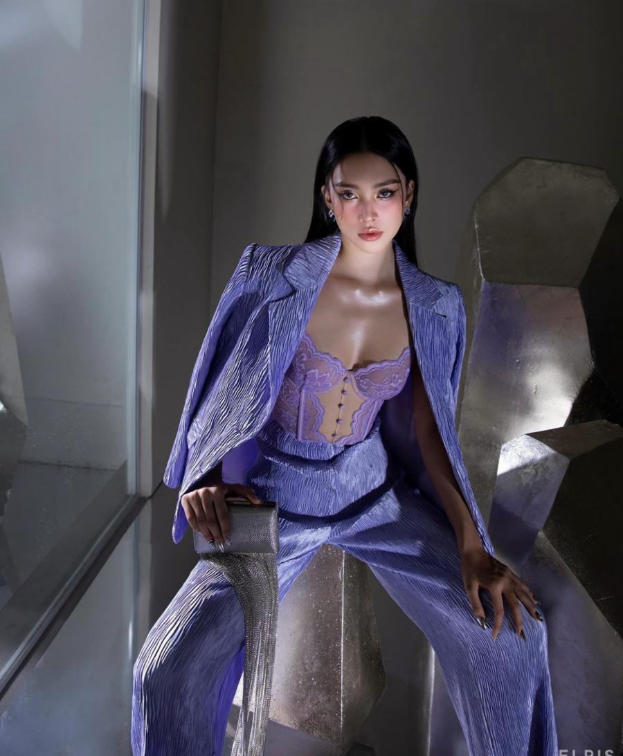 Corset màu hoa oải hương được sao Việt ưa chuộng - 4