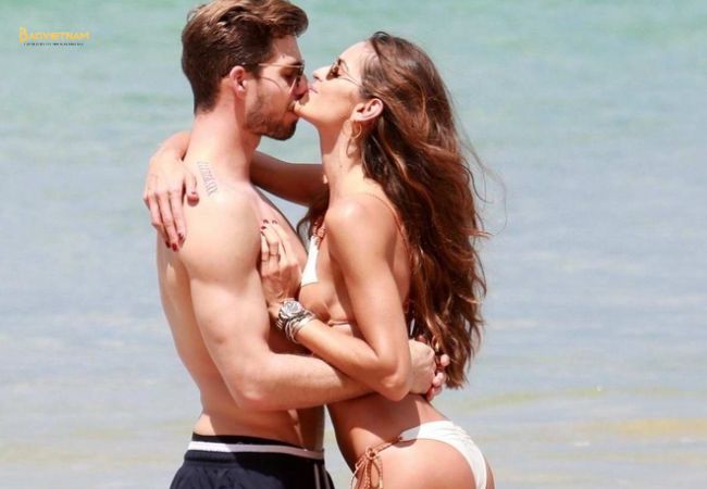 Izabel Goulart và kevin trapp