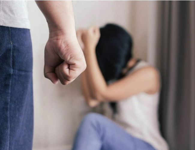 4 điều tối kỵ tạo nên hôn nhân không hạnh phúc 16 Điều tối kỵ trong hôn nhân là bạo lực gia đình.