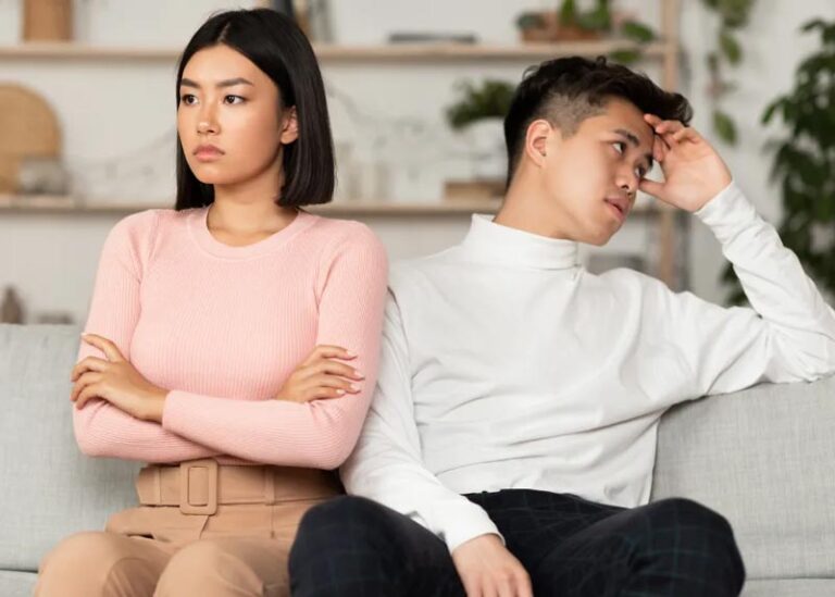 không thể ly hôn vì không đủ tiền