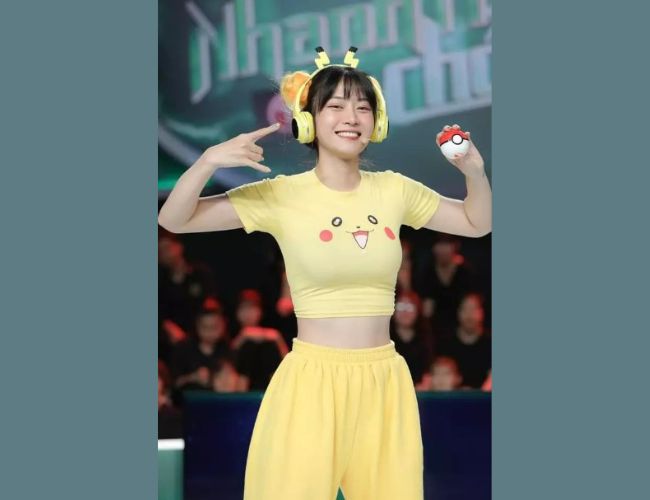 TikToker tai tiếng "tấn công" ngành giải trí, showbiz Việt gánh nhiều hệ lụy 17 TikToker tai tiếng "tấn công" ngành giải trí, showbiz Việt gánh nhiều hệ lụy - le bong an mac gay tranh cai