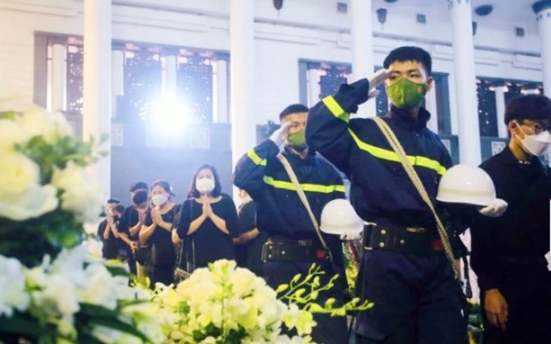 Tang lễ 3 cảnh sát cứu hỏa đầy không khí đau thương 9 linh-cuu-hoa-tien-biet-dong-doi