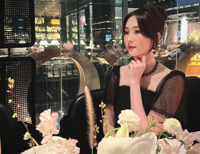 Nhan sắc ngày càng thăng hạng của Hoa hậu Đặng Thu Thảo sau 10 năm đăng quang Miss Vietnam 2012 7 "Góc nghiêng thần thánh" của "thần tiên tỷ tỷ" trong mắt công chúng.