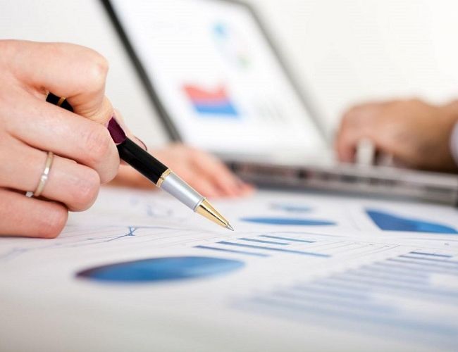 5 ngành nghề phù hợp với người hướng nội 7 Đây là nghề cần thành thạo nhiều ngôn ngữ khác nhau.