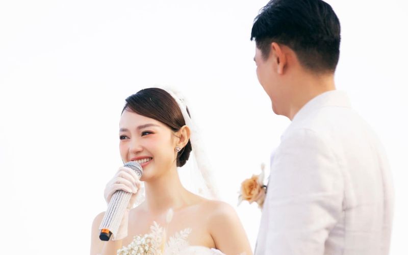 Minh Hằng được ông xã cưng chiều hết mực, hôn nhân viên mãn tuổi 35 8 minh-hang-va-ong-xa-trong-ngay-cuoi