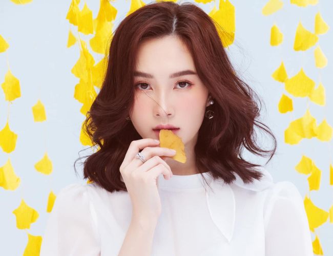 Nhan sắc ngày càng thăng hạng của Hoa hậu Đặng Thu Thảo sau 10 năm đăng quang Miss Vietnam 2012 9 Nhan sắc ngày càng thăng hạng của Hoa hậu Đặng Thu Thảo.