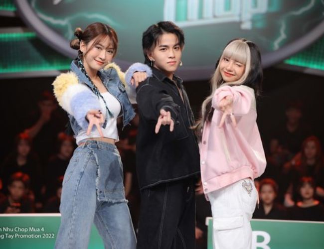 TikToker tai tiếng "tấn công" ngành giải trí, showbiz Việt gánh nhiều hệ lụy 18 Dù bị khán giả chỉ trích nhưng BTC vẫn quyết định mời các TikToker tham gia game show và số lượng còn nhiều hơn trước.