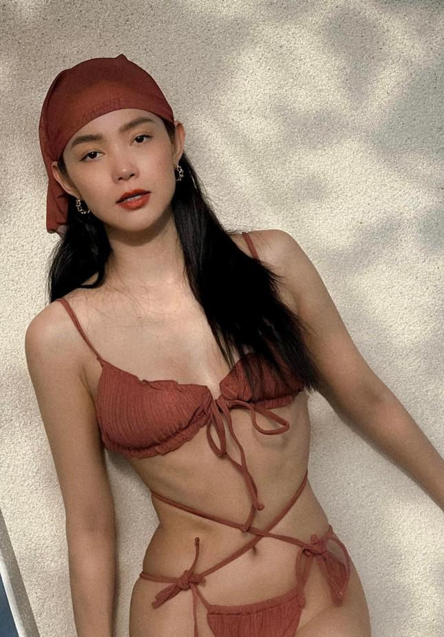 Minh Hằng nóng bỏng diện bikini khoe vòng eo 58 cm - 4