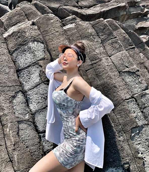 Hot girl Trâm Anh mê diện váy ngắn - 8