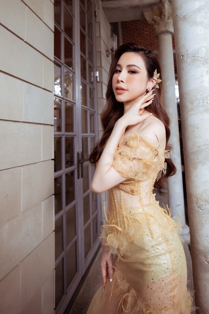 Hoa hậu Áo dài suýt “hụt” diễn tại Thailand Fashion Week vì… kẹt xe - 3