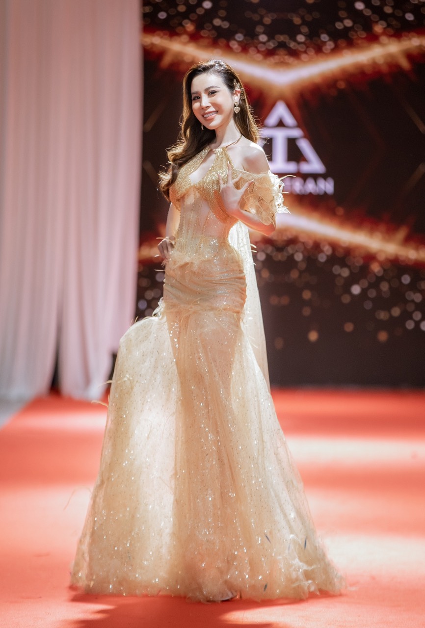 Hoa hậu Áo dài suýt “hụt” diễn tại Thailand Fashion Week vì… kẹt xe - 7