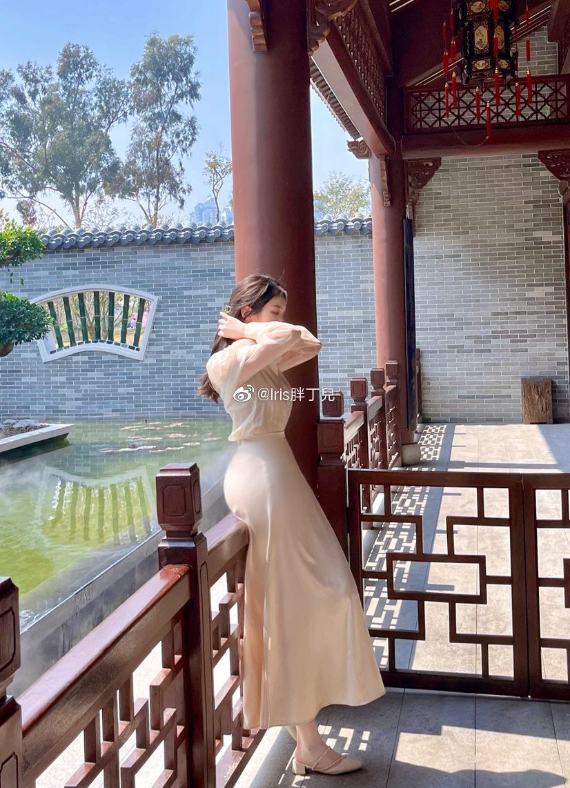 Nữ sinh Quảng Đông khéo mặc chiếc váy bodycon - 6