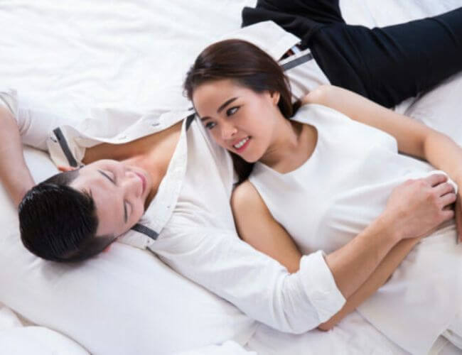 Theo chuyên gia, việc "yêu" 1-2 lần trong tuần là tần suất tối ưu để duy trì kết nối giữa vợ và chồng.