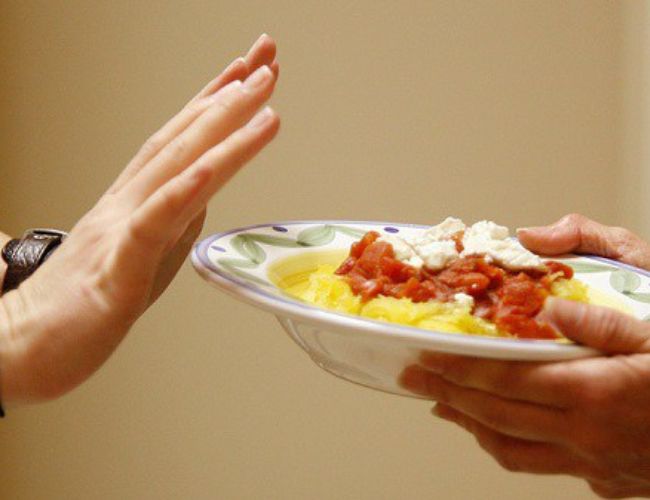 Mách bạn 10 cách giảm cân tự nhiên không cần ăn kiêng hay tập luyện 8 Không nên ăn quá gần giờ ngủ.