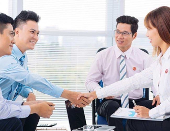 5 quy tắc sống giúp bạn có cuộc đời ý nghĩa 9 Một trong những quy tắc sống cần thiết nhất là kĩ năng giao tiếp và xây dựng mối quan hệ.