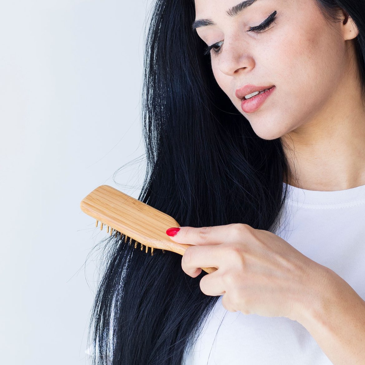 3 lời khuyên giúp mái tóc thoát mùa rụng lả tả - 1