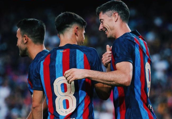 Barca đánh bại Real Valladolid, HLV Xavi dành lời khen ngợi cho Lewandowski 7 Lewandowski được hlv khen ngợi