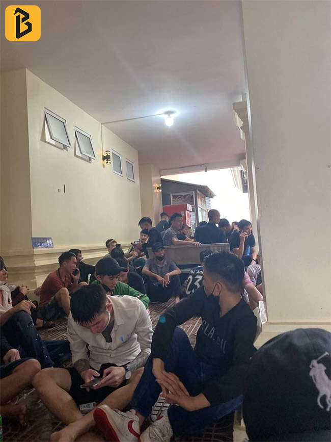 Lại xuất hiện video 100 người Việt tháo chạy khỏi Campuchia? 7 hình ảnh các công dân Việt Nam sau khi tháo chạy khỏi Campuchia