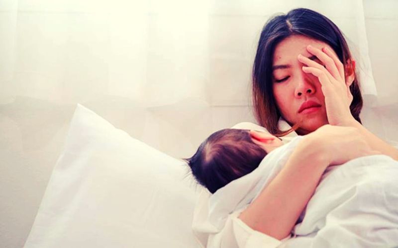 Chứng mất ngủ sau sinh kéo dài có phải là dấu hiệu trầm cảm? đáng lo không? 10 mất ngủ sau sinh