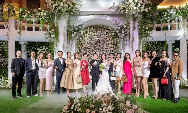 Toàn cảnh đám cưới Đỗ Mỹ Linh và ông xã doanh nhân: lễ đường được trang trí như vườn cổ tích, dàn sao Việt đình đám đổ bộ 21 Lễ cưới của nàng dâu nhà hào môn quy tụ dàn mỹ nhân và sao Việt đình đám.