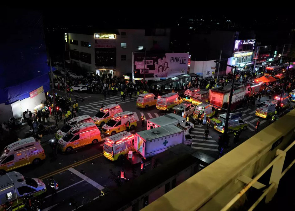 Truyền thông quốc tế vừa dựng lại những sự kiện "ngầm" cảnh báo sẽ xảy ra thảm kịch tại "phố Tây không ngủ" Itaewon. 