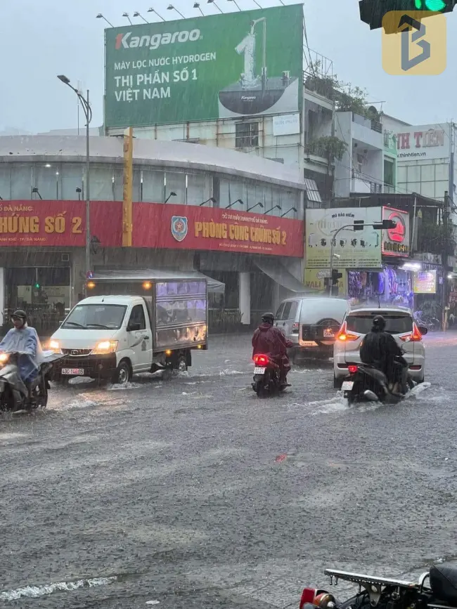 Nóng: Ghi nhận 4 trường hợp tử vong do mưa lũ tại Đà Nẵng - mua lon tai da nang
