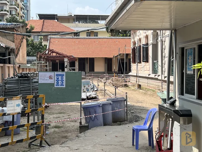 Nhà thầu ngừng thi công biệt thự cổ giá trị gần 700 tỉ đồng của bà Trương Mỹ Lan 7 Biệt thự cổ gần 700 tỉ của bà Trương Mỹ Lan dừng thi công - ảnh 2