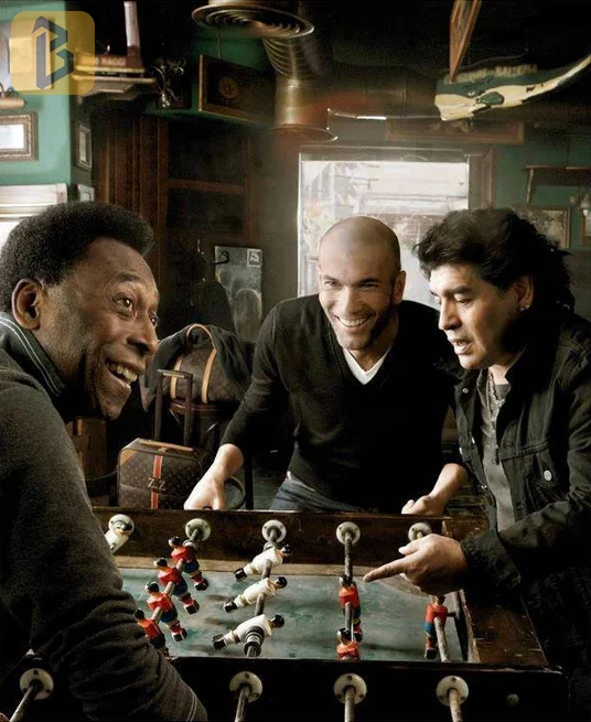 Bức ảnh quy tụ 3 huyền thoại bóng đá chung một khung ảnh của Louis Vuitton năm 2010. 