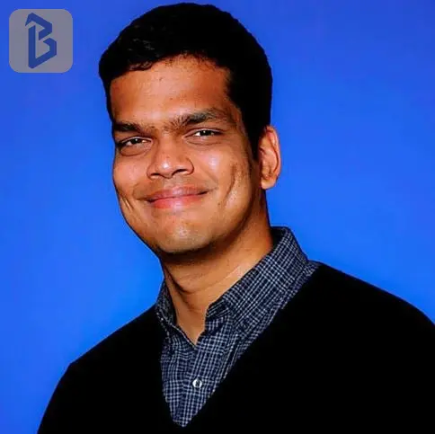 Dù không biết Krishnan đang làm công việc gì nhưng ông là người duy nhất trong nhóm hỗ trợ vị tỷ phú từng có thời gian làm việc tại Twitter. 