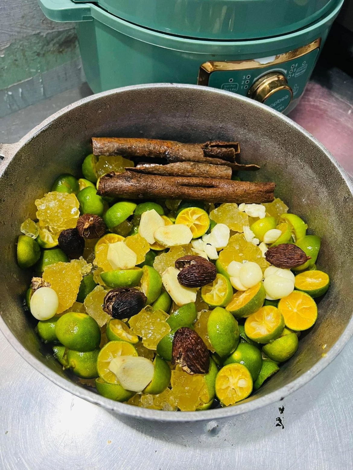 Cách làm siro húng chanh thảo dược trị ho hiệu quả cho bé từ cựu nhân viên y tế