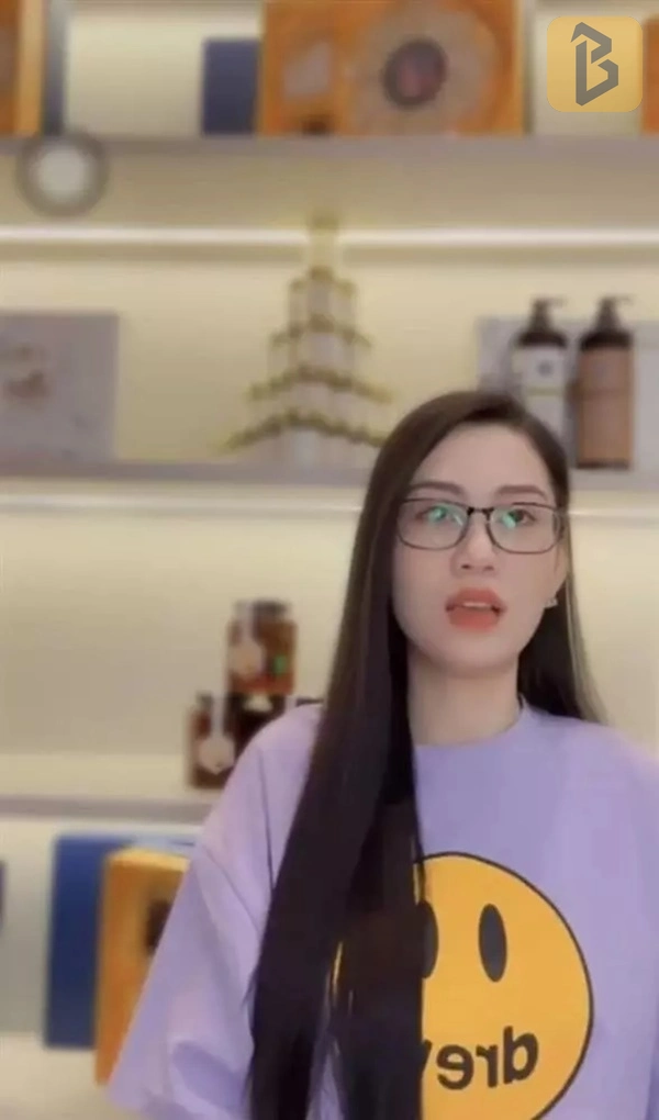 Chị Lệ Khanh livestream nói rõ lý do từ chối lời xin lỗi của Trang Nemo