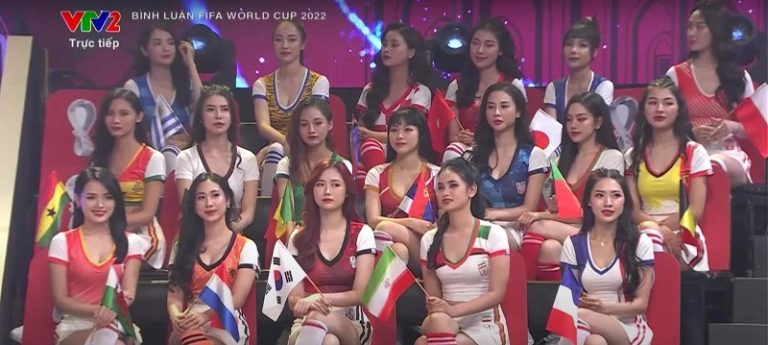 Dàn mỹ nữ 'Nóng cùng World Cup 2022' khoe sắc trong trang phục 32 đội tuyển