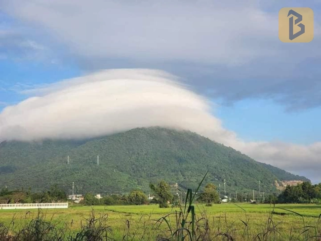 Lý giải hiện tượng đám mây hình đĩa bay xuất hiện ở núi Chứa Chan và núi Bà Đen - may thau kinh tai nui chua chan 0
