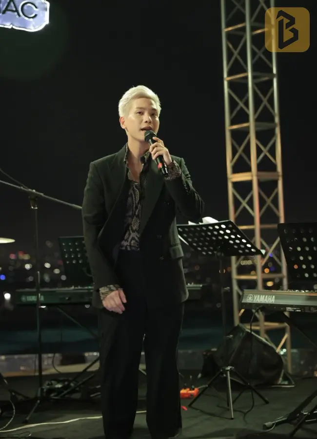 Hiền Hồ chiếm spotlight khi cover Waiting For You của Mono 9 Quân A.P với giọng hát ấm áp đốn tim fangirl