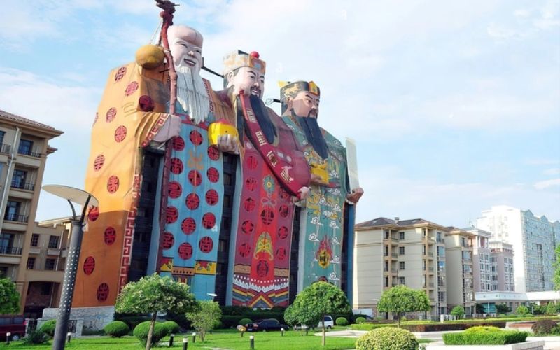 Tòa khách sạn 3 ông Phúc - Lộc - Thọ xấu nhất Trung Quốc đạt kỷ lục Guinness thế giới